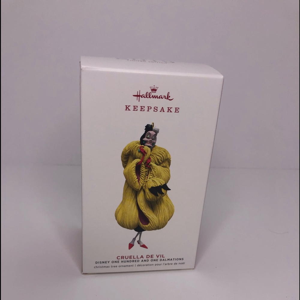 NWT cruella de ville Christmas ornament